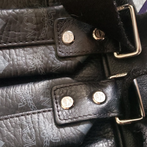 MCM Limited Edition Snake Skin Leather Backpack - Picture 6 of 17